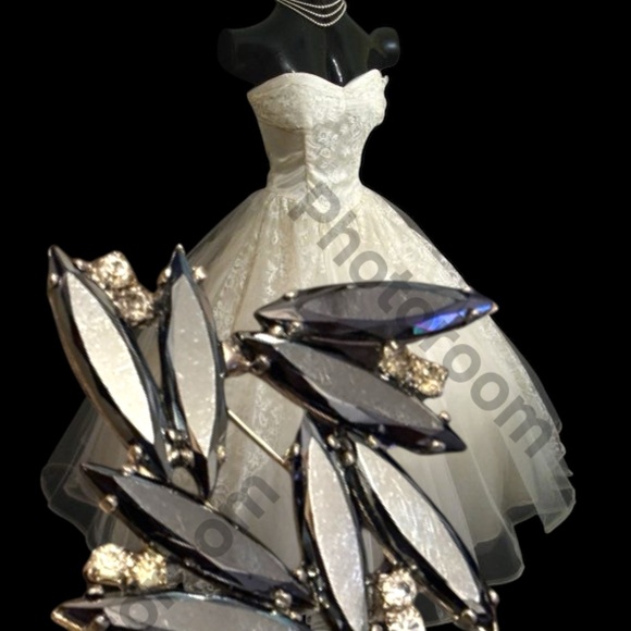 Very Rare Find - Black Crystal Statement Brooch - Picture 1 of 10